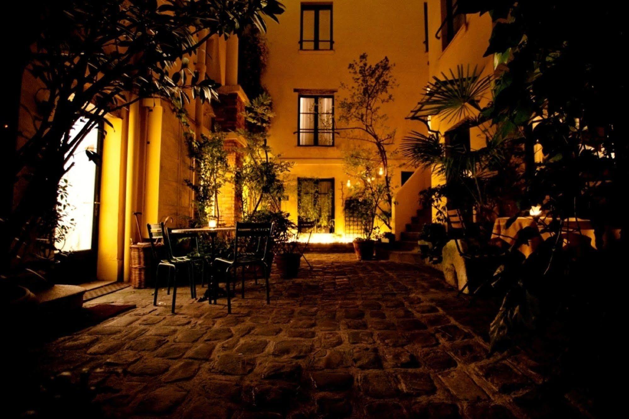 Hotel De La Tulipe Paryż Zewnętrze zdjęcie