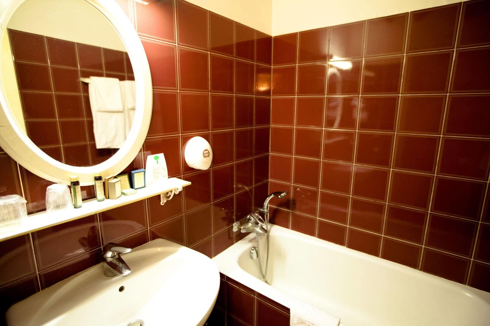 Hotel De La Tulipe Paryż Zewnętrze zdjęcie